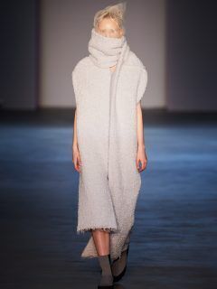 1_FW23_DZHUS_LOOK1_LowRes